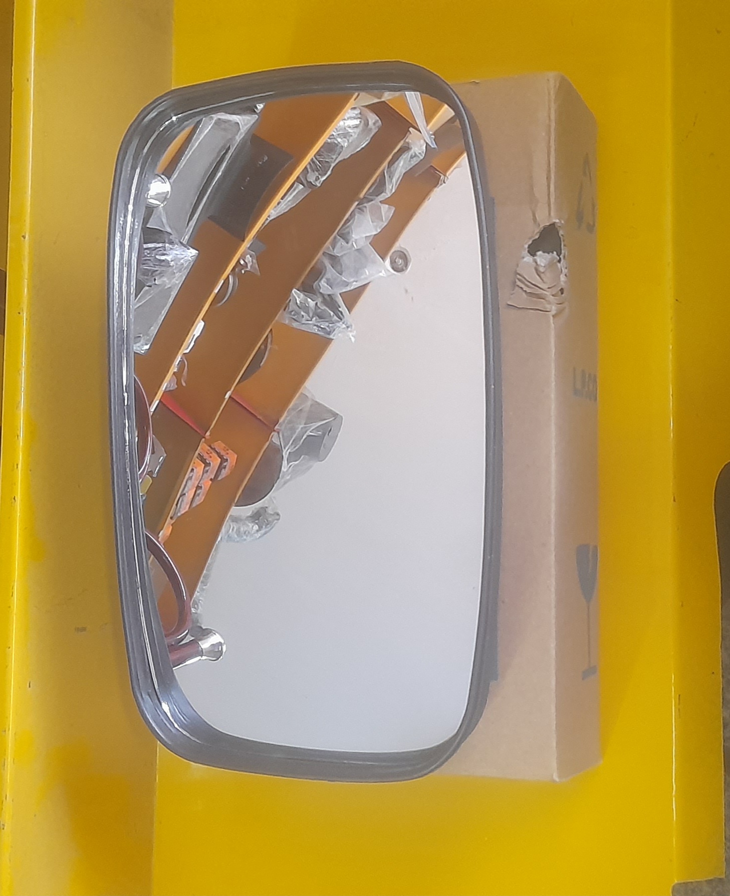 آینه بغل ایسوزو
